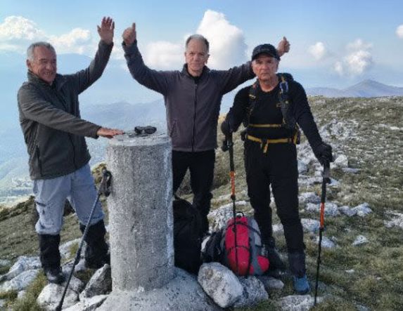 ΒΕΡΜΙΟ Κορυφή ( Τσεκούρια και Αγκάθι )1650μ Κυριακή 19 Απριλίου  2026 με τους ορειβάτες Βέροιας