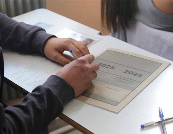 Πανελλαδικές Εξετάσεις 2025 Η δημιουργικότητα, το φετινό θέμα  της Νεοελληνικής Γλώσσας και Λογοτεχνίας