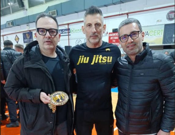 SUBROW FIGHT EVENTS ΣΥΛΛΟΓΟΣ ΦΙΛΩΝ ΑΥΤΟΑΜΥΝΑΣ Με τεράστια επιτυχία το κορυφαίο μαχητικό event της πόλης μας με συμμετέχοντες από όλη την Ελλάδα και Βαλκάνια 