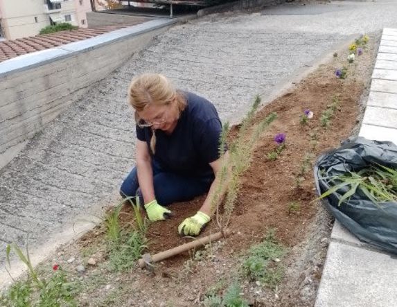 Με απλά πράγματα ομορφαίνουν οι γειτονιές