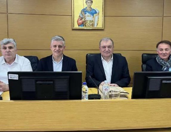 ΠΕΡΙΦΕΡΕΙΑΚΗ ΈΝΩΣΗ ΤΩΝ ΔΗΜΩΝ ΚΕΝΤΡΙΚΗΣ ΜΑΚΕΔΟΝΙΑΣ Συνεργασία με την Περιφέρεια με στόχο την αυστηροποίηση της νομοθεσίας για την παράνομη απόθεση μπαζών και ογκωδών στις πόλεις    -Η πρόταση για την αλλαγή του νομοθετικού πλαισίου παρουσιάστηκε στη συνεδρ