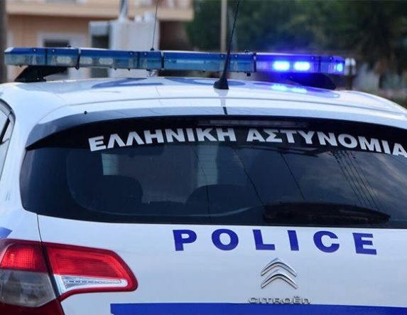 Δύο ανήλικοι διέρρηξαν κατάστημα και αφαίρεσαν 600 ευρώ και 3 κινητά τηλέφωνα 