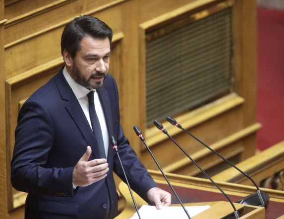Τάσος Μπαρτζώκας:  Στη Βουλή το θέμα  των παραμορφωμένων  πυρηνόκαρπων