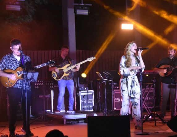 Naoussa Summer Festival 2025 Μια μοναδική βραδιά  με τη Ρένα Μόρφη  στο Θερινό Θέατρο Νάουσας
