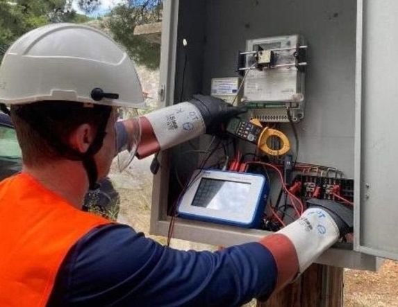 Ο ΔΕΔΔΗΕ επανεξετάζει 15.000 υποθέσεις ρευματοκλοπής μετά από δικαίωση καταναλωτή