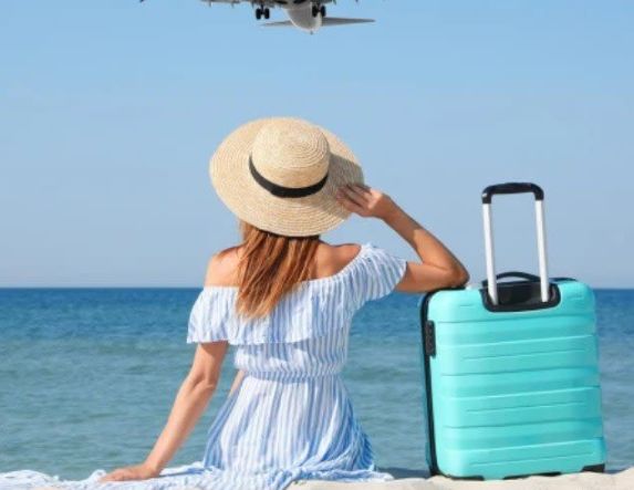 Έρχονται τα vouchers έως 600 ευρώ του προγράμματος «Τουρισμός για Όλους 2026»