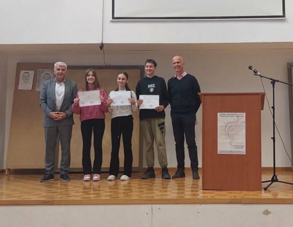 Διακρίσεις μαθητών/τριών  Γυμνασίων Ημαθίας στους Αγώνες Aυθορμήτου Λόγου 