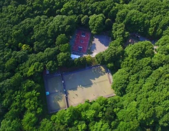 Επιβεβλημένη η ανακατασκευή των γηπέδων τένις  στον Άγιο Νικόλαο Νάουσας