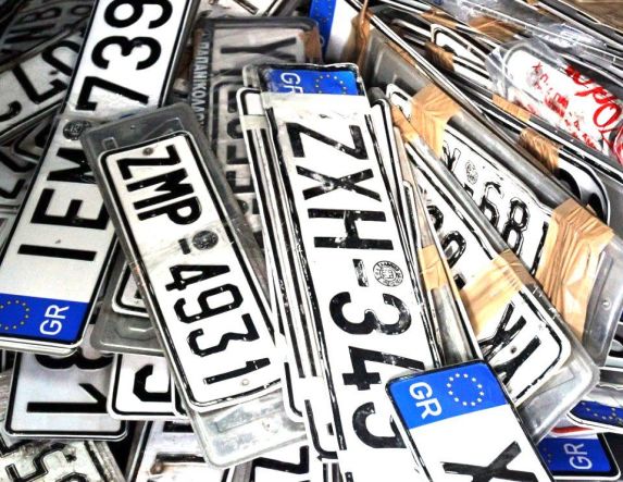 Επιστροφή πινακίδων και αδειών από τις Δημοτικές Αστυνομίες, λόγω Πάσχα