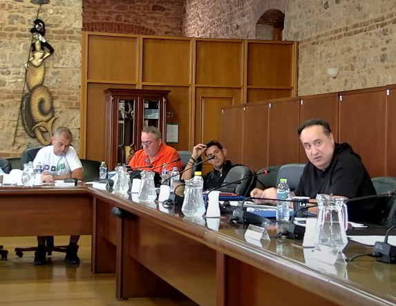 Γ. Φαρσαρώτος: «Κάποιοι αντί να είναι ευγνώμονες, απείλησαν και πέταξαν πέτρες στους χειριστές του drone!»