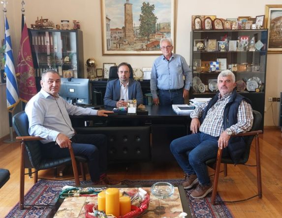 Παραμορφωμένοι καρποί, παγετός και χαλάζι στο επίκεντρο της συνάντησης του Δημάρχου Βέροιας με τον Αγροτικό Σύλλογο Γεωργών -Ευρεία σύσκεψη τοπικών παραγόντων την Δευτέρα 12 Μαΐου για εξεύρεση άμεσης λύσης