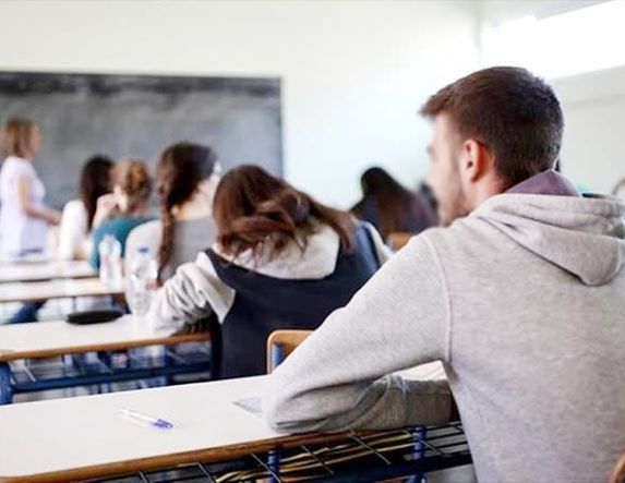 Υπουργείο Παιδείας: Αλλάζει  το σύστημα προαγωγικών  και απολυτηρίων εξετάσεων -Ειδική εξεταστική τον Ιούνιο και δεύτερη ευκαιρία τον Σεπτέμβριο για μαθητές της Γ’ Λυκείου με γενικό μέσο όρο μικρότερο του 10
