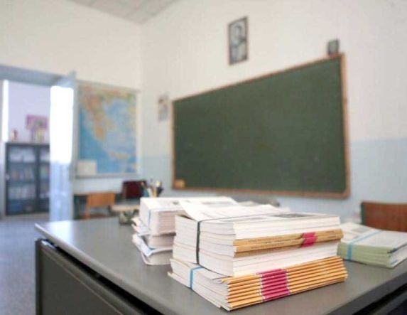 Σουηδία: «Οθόνες off – Βιβλία on» στα σχολεία