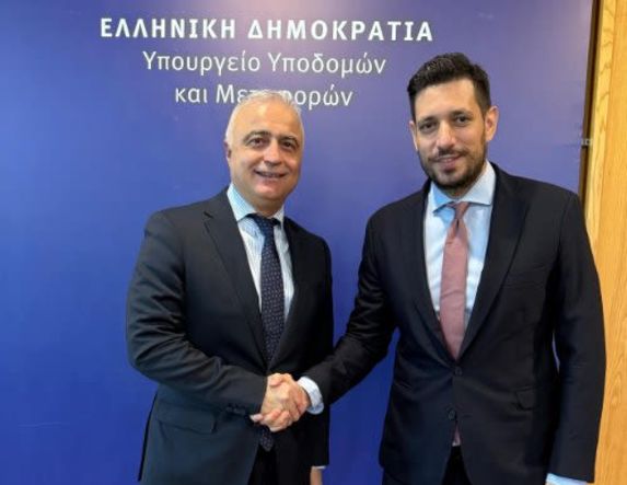 Συνάντηση Τσαβδαρίδη – Κυρανάκη με ατζέντα τις συγκοινωνιακές υποδομές της Ημαθίας. Εφοδιάζεται ο Αρχαιολογικός χώρος των Αιγών με ειδικό λεωφορείο - Στο τραπέζι της συζήτησης και η Πεζογέφυρα Αλεξάνδρειας