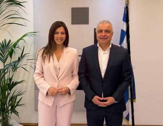 Ονοματοδοσία του Γυμνασίου Κοπανού  σε Γυμνάσιο «Αθανάσιος Παπαδόπουλος»  και άλλα εκπαιδευτικά ζητήματα  της Ημαθίας στην ατζέντα  της συνάντησης Τσαβδαρίδη - Ζαχαράκη