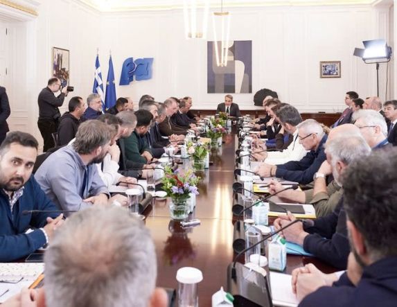 Ολοκληρώθηκε η συνάντηση του Πρωθυπουργού με εκπροσώπους των αγροτικών μπλόκων -  Κώστας Τσιάρας: Είχαμε μια αναλυτική, ειλικρινή και παραγωγική συζήτηση-  Εύχομαι κι ελπίζω να πρυτανεύσει η λογική