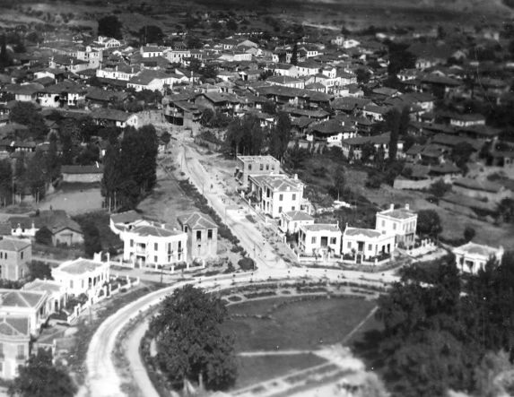 ΜεΜιαΜατια    Μια Βέρροια, δύο κόσμοι