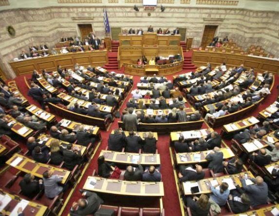 Προσέξτε τον «λύκο» που αλλάζει τρίχα για να τρυπώσει στην Βουλή!