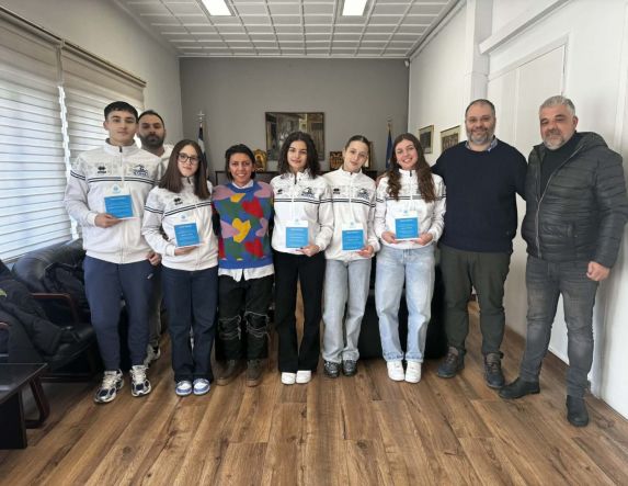 Ο Δήμαρχος Νάουσας βράβευσε τους διακριθέντες αθλητές της 