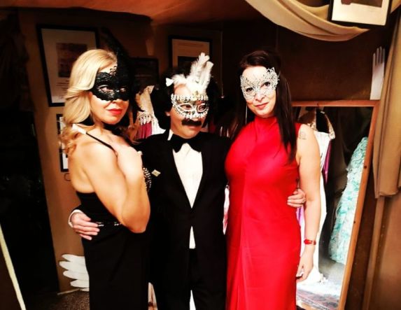 Masqué Salon Μια σκηνογραφημένη ιδιωτική βραδιά όπερας στο ατελιέ του Τάσου Πρωτοψάλτου