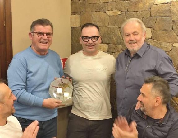 Χάντμπολ: Έκοψαν την βασιλόπιτα οι Βετεράνοι της Βέροιας - Τιμήθηκε ο Ν. Μάντζος