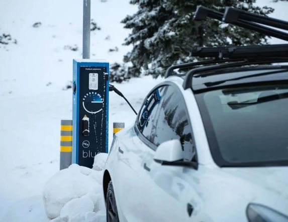 Σημεία φόρτισης ηλεκτρικών οχημάτων σε Σέλι και 3-5 Πηγάδια