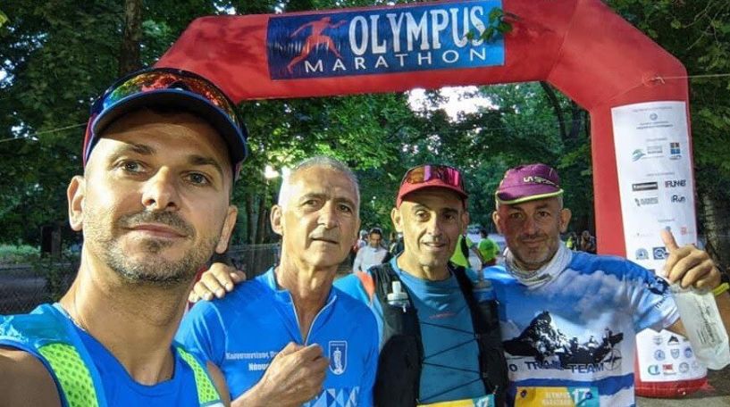 Αθλητές του 'Νάουσα Βέρμιο trail' στον 17ο 'Olympus Marathon. 1ος στην ηλικία του ο Παρίζας. 