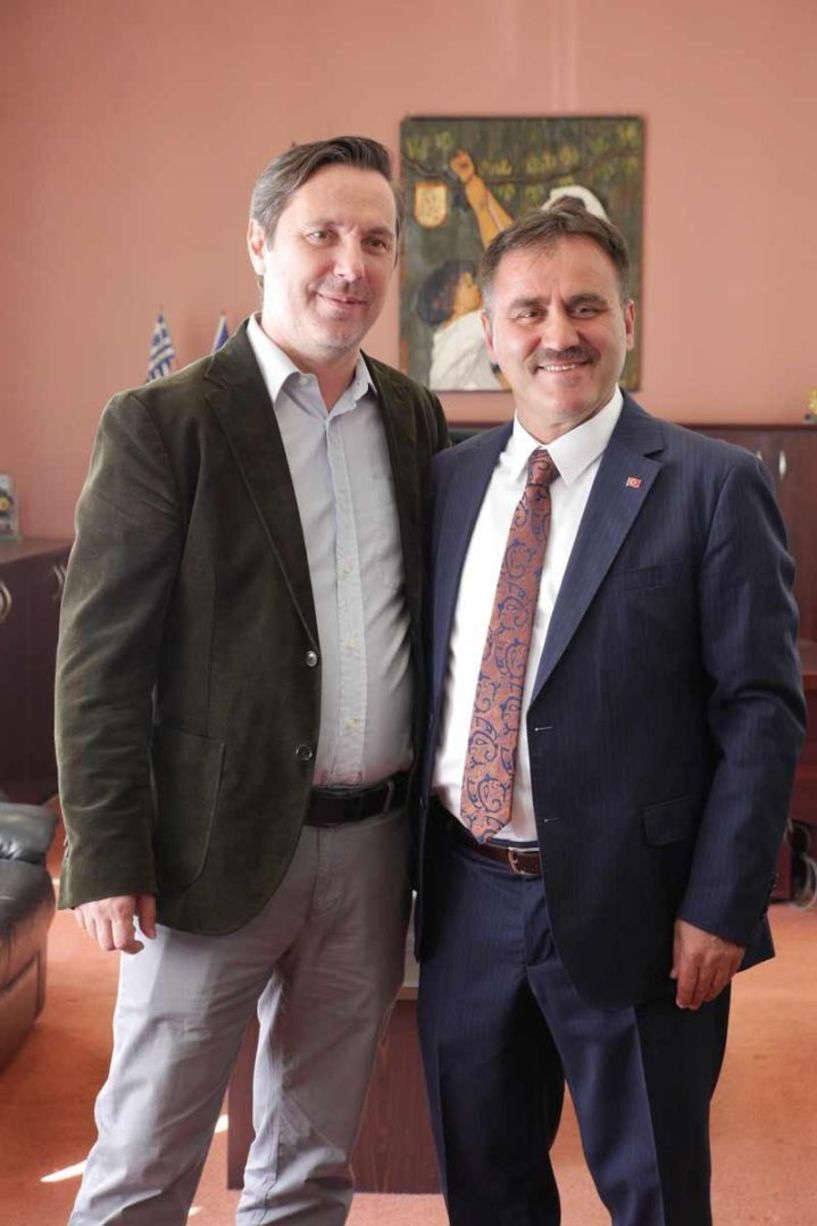 Συνάντηση του Δημάρχου Ν. Καρανικόλα με τον δήμαρχο Αργυρουπόλεως της επαρχίας Τραπεζούντας Ερ.Τσιμέν και Τούρκους επιχειρηματίες