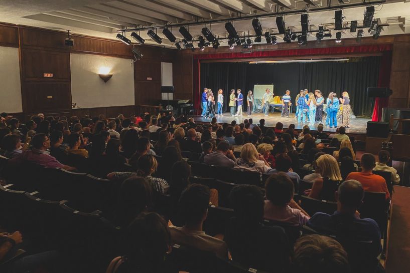 Επιτυχημένη η θεατρική παράσταση 