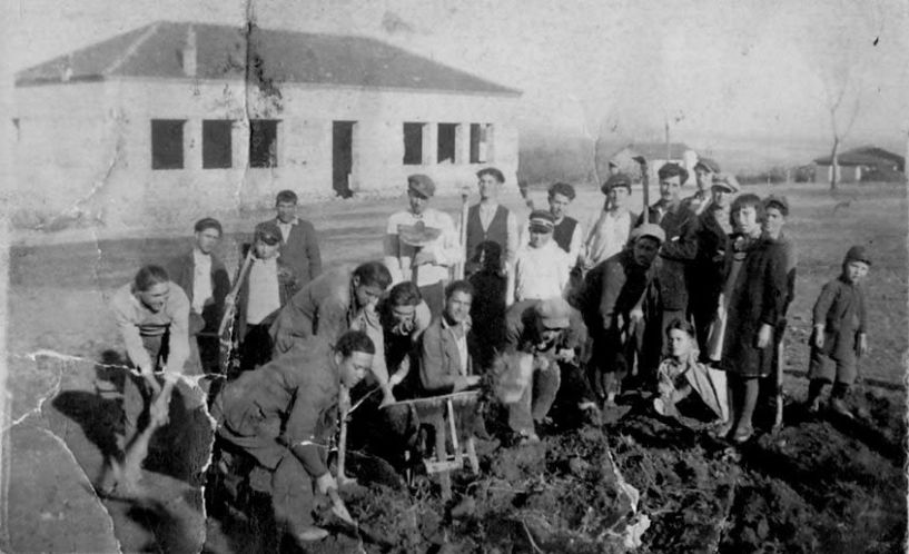 Πρόοδος είναι να χτίζεις Σχολεία κι όχι να τα συνθλίβεις… *Του Πάρη Παπακανάκη