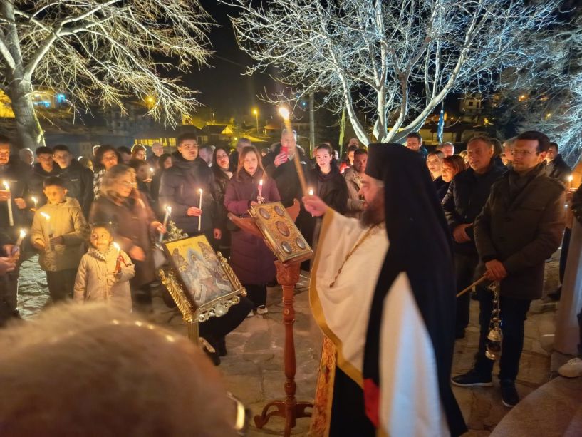 Με εκατοντάδες πιστούς η Ανάσταση στο Σελι