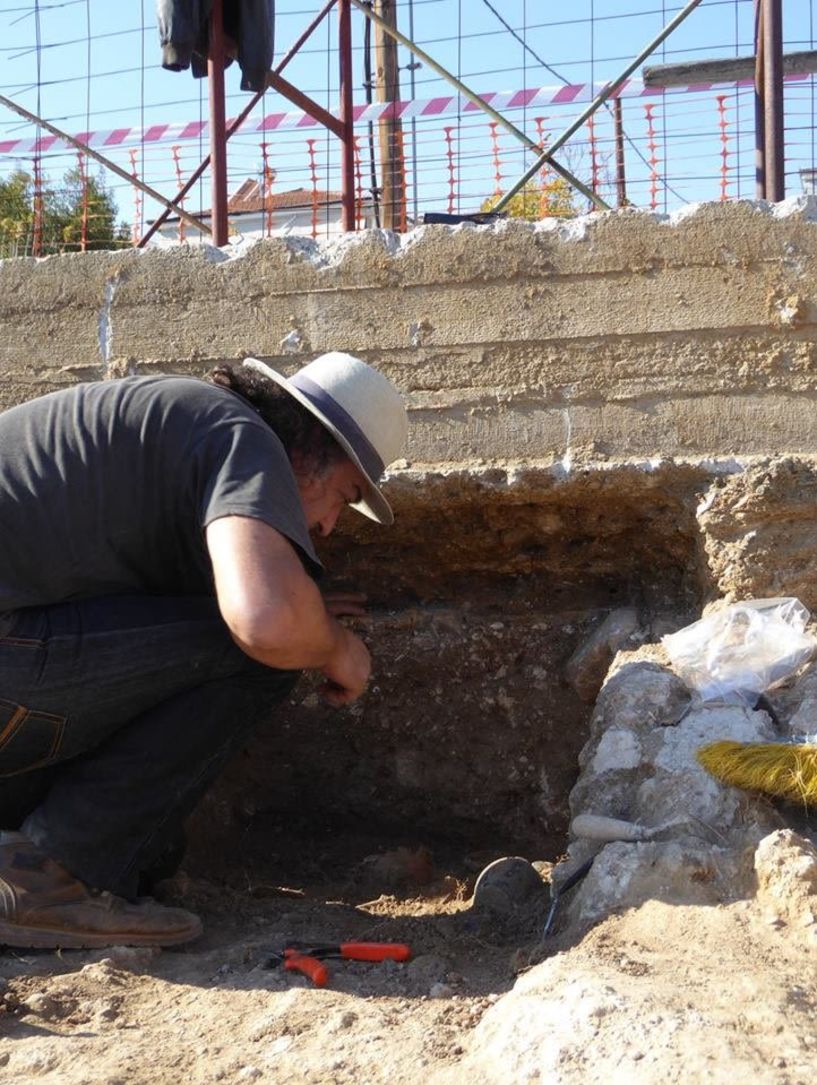 Σκελετός κοριτσιού από τα πρώτα χρόνια της βασιλείας του Φιλίππου βρέθηκε στην αντίπερα όχθη της γέφυρας Κούσιου, επι της Ακροπόλεως