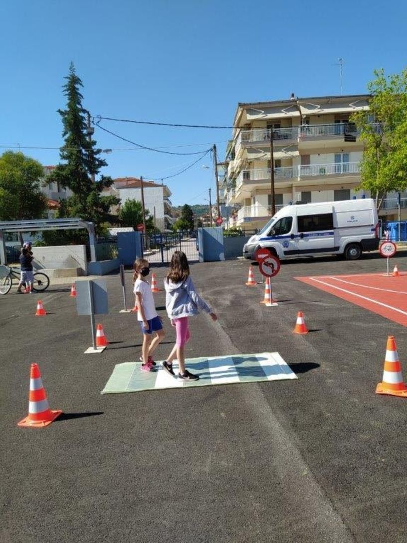 Πρόγραμμα Κυκλοφοριακής Αγωγής στο 8ο Δημοτικό Σχολείο Βέροιας από την Τροχαία Ημαθίας