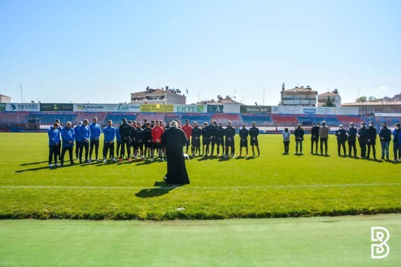 Η Βέροια έκανε τον επίσημο αγιασμό για την νέα...χρονιά . Και τεστ κορωνοιού. 