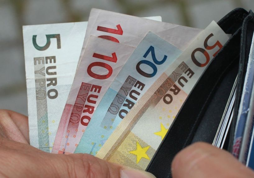 Επίδομα 600 ευρώ ανακοίνωσε η κυβέρνηση: Ποιοι και πώς θα το πάρουν