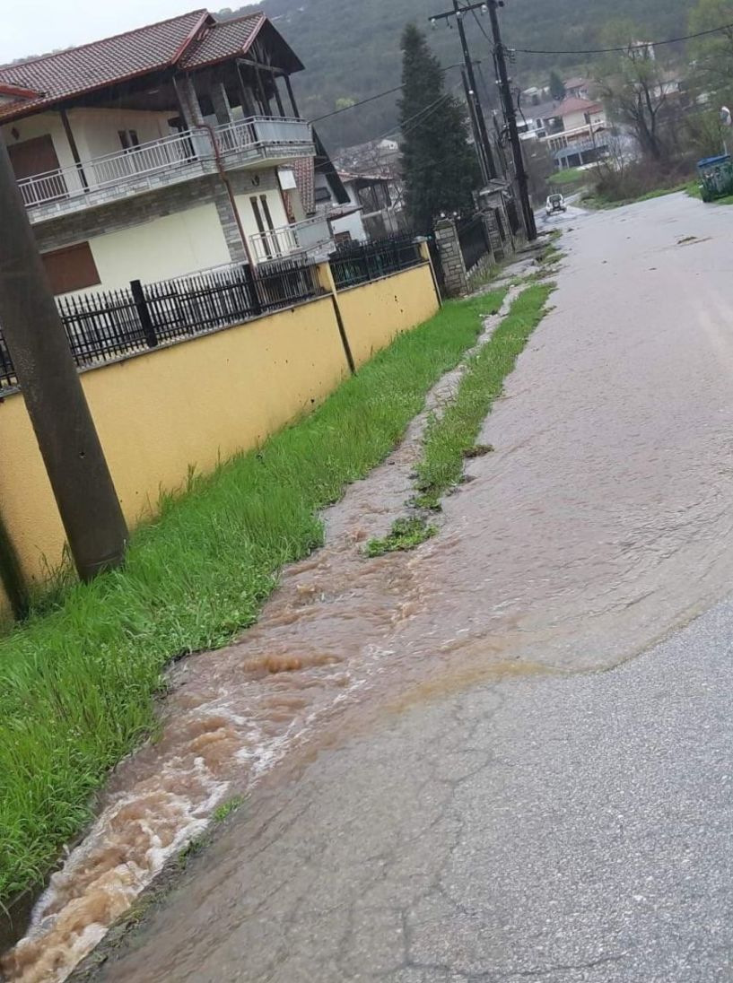 Πλημμύρισαν  χωράφια στους Γεωργιανούς από τον όγκο βροχής του Τριποτάμου - Βίντεο