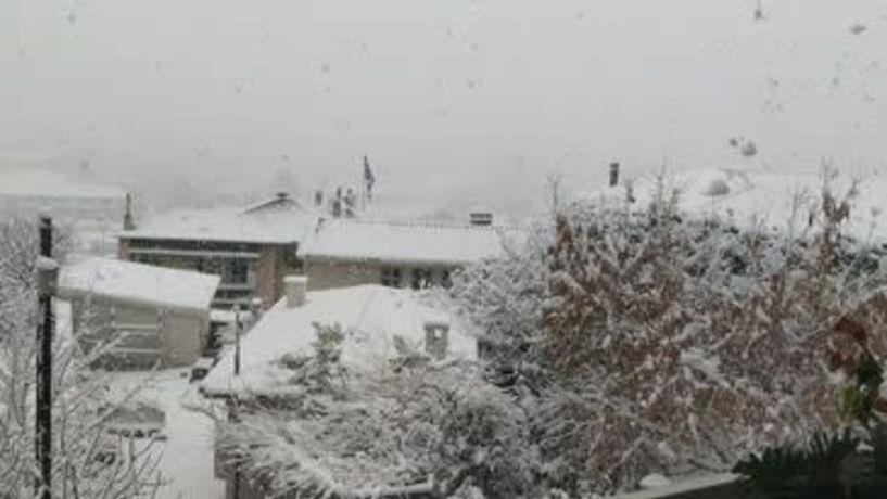 Πρώτη λευκή μέρα στην Ημαθία, σε ετοιμότητα ο μηχανισμός για την αντιμετώπιση του χιονιά - Βίντεο
