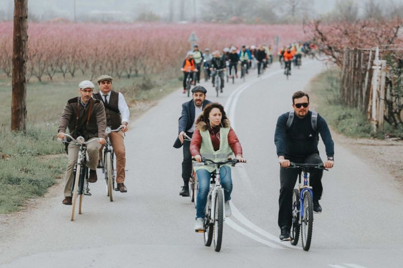 Οι  ποδηλάτες των ανθισμένων ροδακινιών στο διήμερο του Τουριστικού Ομίλου Βέροιας
