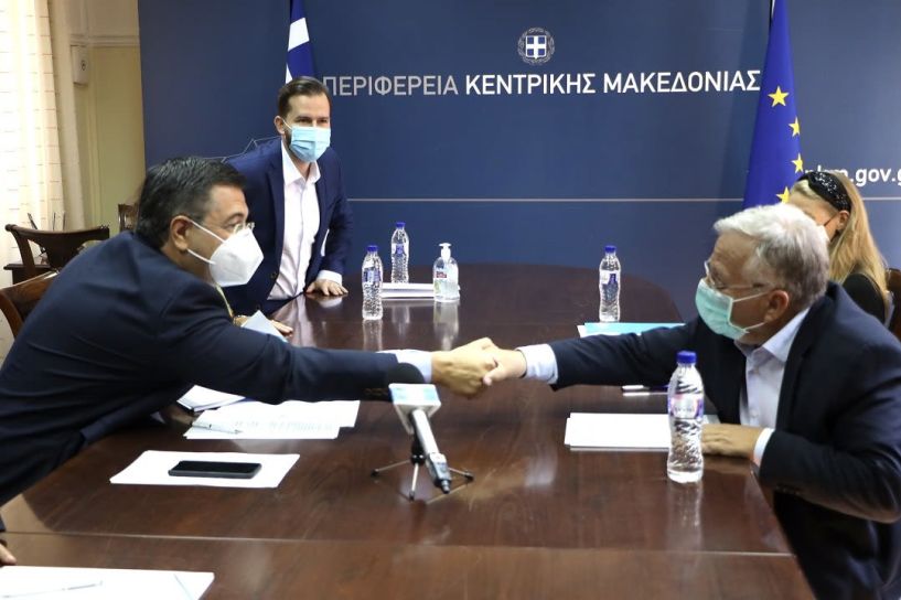 Σύμφωνο συνεργασίας υπέγραψαν ο Περιφερειάρχης Κεντρικής Μακεδονίας Α. Τζιτζικώστας και ο Πρόεδρος του 'Χαμόγελου του Παιδιού' Κ. Γιαννόπουλος