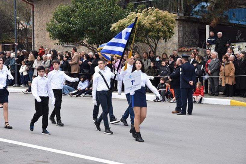 Με επισημότητα οι εκδηλώσεις της 25ης Μαρτίου στη Νάουσα (ΦΩΤΟΣ)