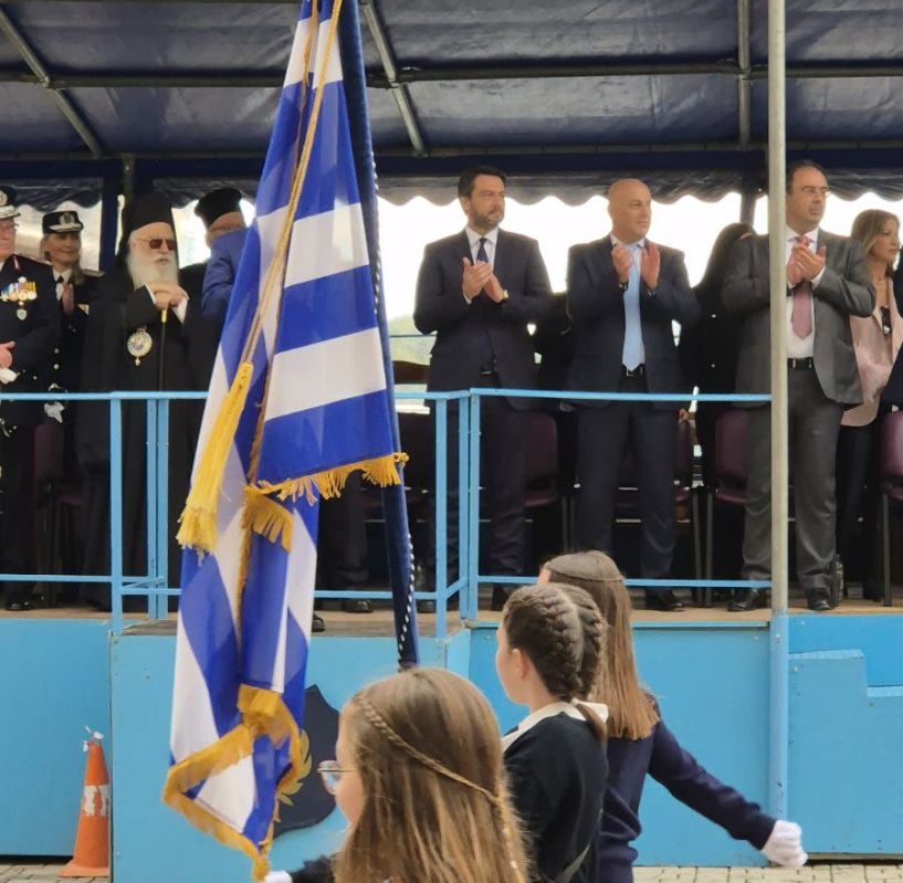 Ο Τάσος Μπαρτζώκας εκπρόσωπος της Βουλής των Ελλήνων στους εορτασμούς της 28ης Οκτωβρίου στη Βέροια