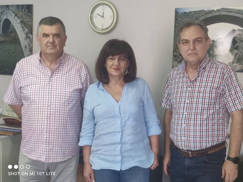 Επίσκεψη της Φρόσως Καρασαρλίδου στο Δασαρχείο Νάουσας