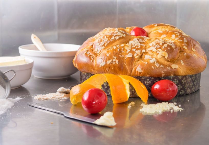 Πριν το Πάσχα με παραδοσιακό τσουρέκι και μετά, με συγκέντρωση διαμαρτυρίας στο Υπουργείο Οικονομικών, οι αρτοποιοί