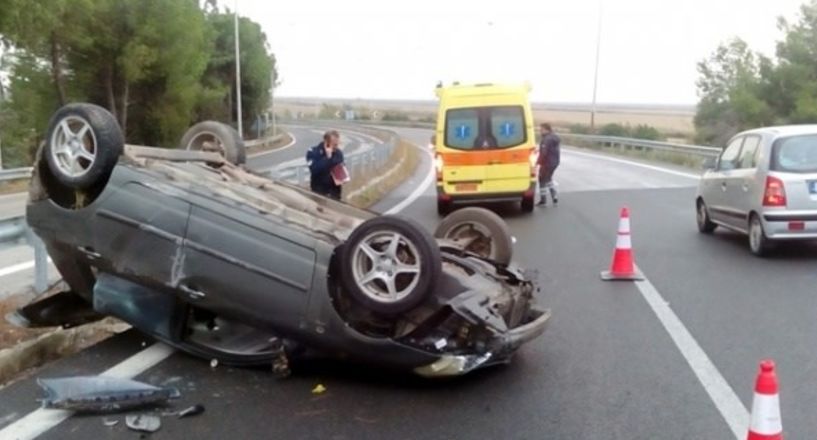 Ελαφρύς τραυματισμός οδηγού σε τροχαίο στο ύψος Κλειδίου της Εγνατίας