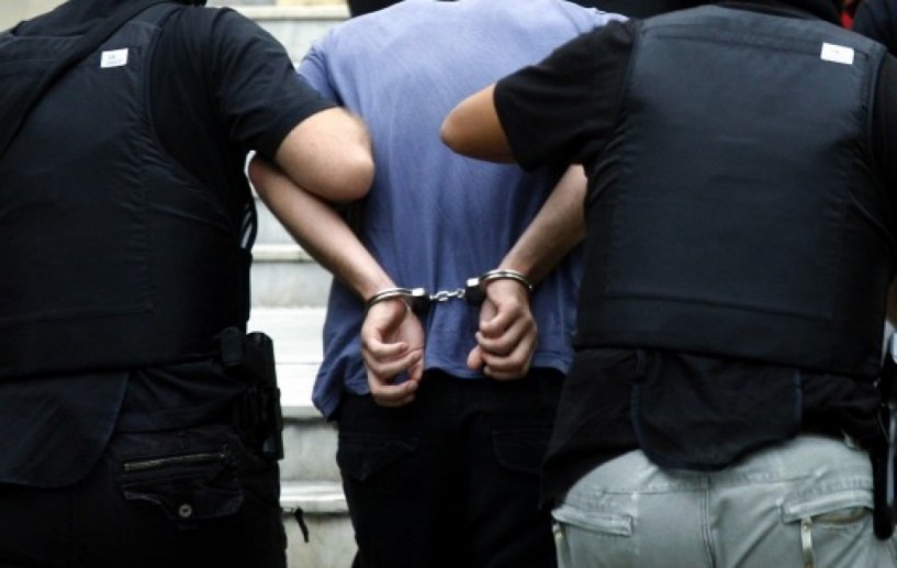 Σύλληψη νεαρών για κλοπή κοσμημάτων από 83χρονη στην Αλεξάνδρεια