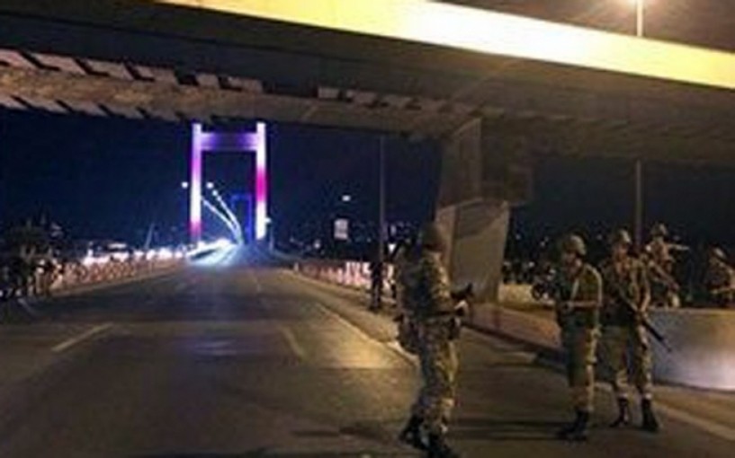 Πραξικόπημα στην Τουρκία, ο στρατός ανακοίνωσε ότι ανέλαβε την εξουσία