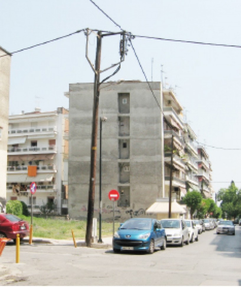 Ελλιπής φωτισμός του δρόμου από καμένη λάμπα