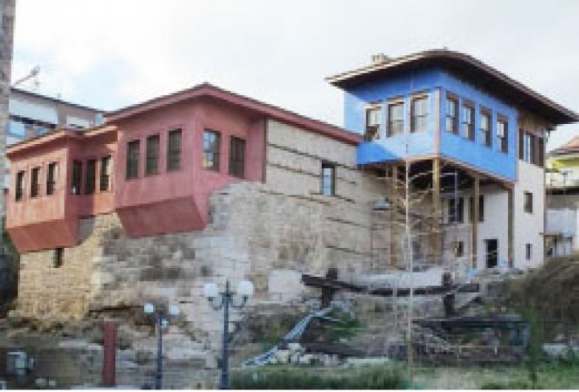 Κλειστή σήμερα η Αντ. Καμάρα λόγω μετακόμισης της Εφορείας Αρχαιοτήτων στα «διατηρητέα» του Βυζαντινού Μουσείου
