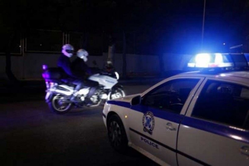 Οπλισμένοι κουκουλοφόροι χτύπησαν και λήστεψαν 55χρονο επιχειρηματία στα Μονόσπιτα