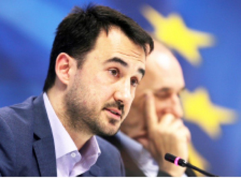 Βαρύτητα για τους μικρομεσαίους στον αναπτυξιακό
